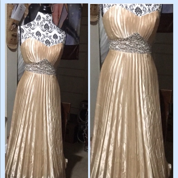 Dresses & Skirts - ☝️🌟Final & Firm Price 🌟Prom and wedding dress💕